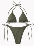 Verde esmeralda elegante e confortável: Biquíni Alga Marinha. Design exclusivo Alô Sol que realça sua beleza natural e te faz sentir radiante.