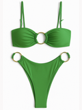 Mergulhe em um mar de cores com o Biquíni Brisa do Dia! Design moderno com argolas e tecido leve para máximo conforto. Descubra na Alô Sol. Biquínis Luz do Dia.