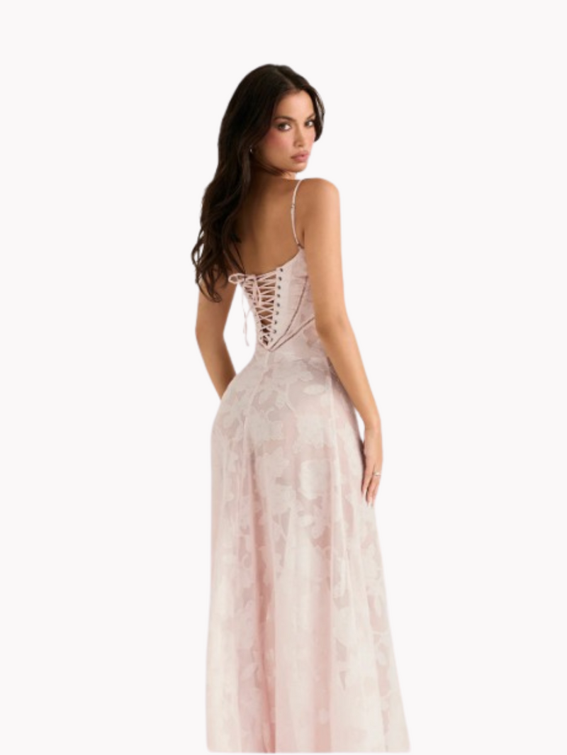 Vestido Entre Luas: leve e fluido em poliéster/elastano, ideal para um toque de elegância sutil. Descubra os delicados tons de rosa floral na Alô Sol!
