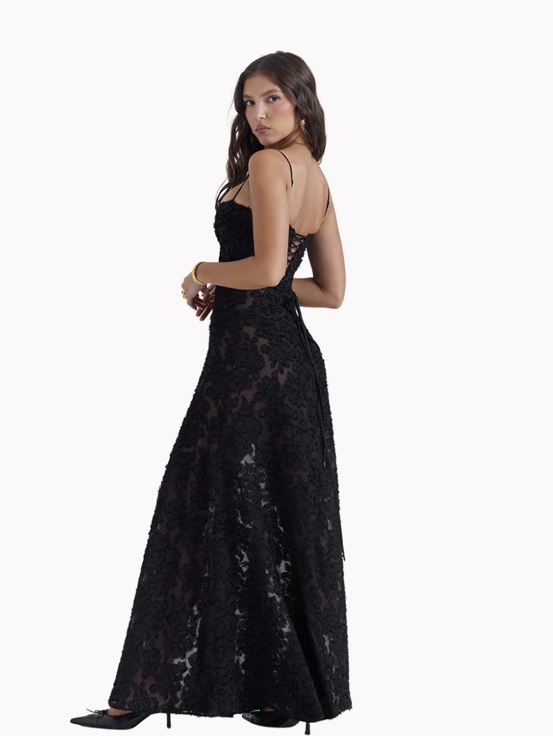 Vestido Flor da Meia-Noite: elegante vestido em malha poliéster com estampa floral exclusiva em tons escuros. Descubra na Alô Sol!