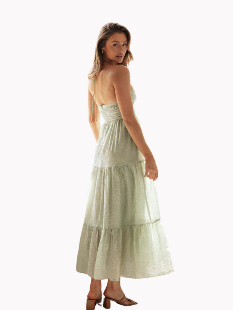 Vestido Flor de Lótus: modelo tomara que caia com amarração no pescoço. Elegância e feminilidade para ocasiões especiais. Descubra na Alô Sol.
